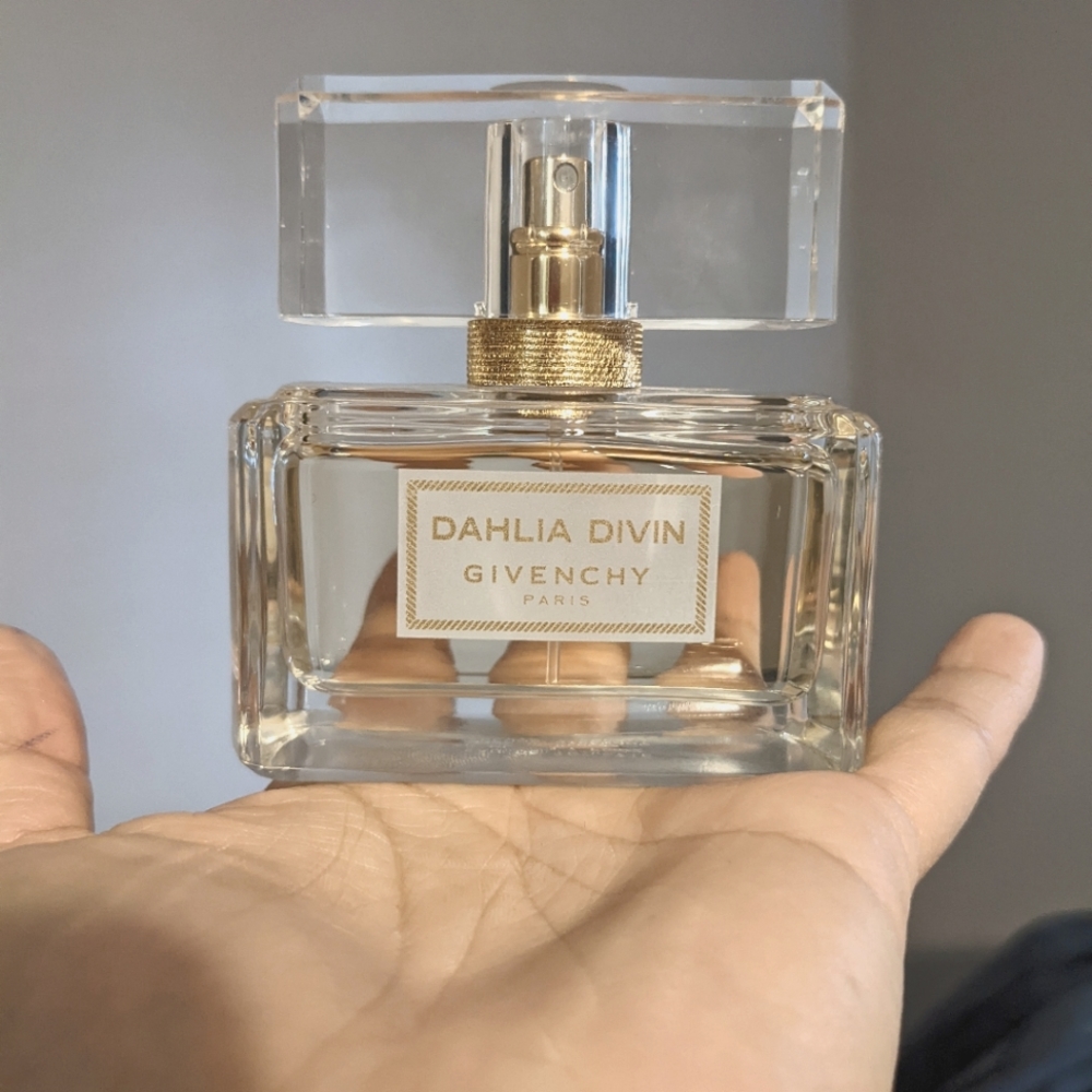 Givenchy Dahlia Divin EDT